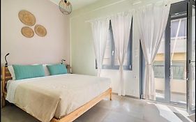 Punto Central Home In Heraklio City